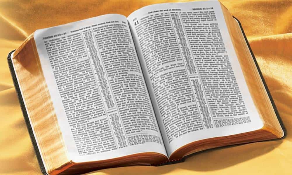 por que a biblia e sempre impressa com o texto em duas colunas