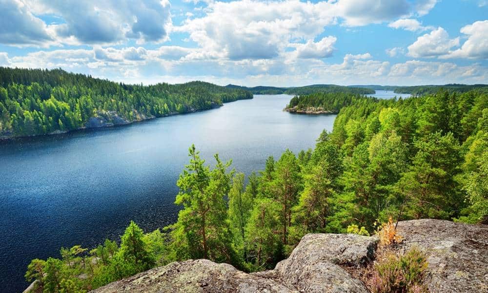 por que a finlandia e chamada de terra dos mil lagos