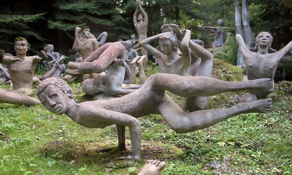 conheca o parque finlandes que possui esculturas incrivelmente bizarras