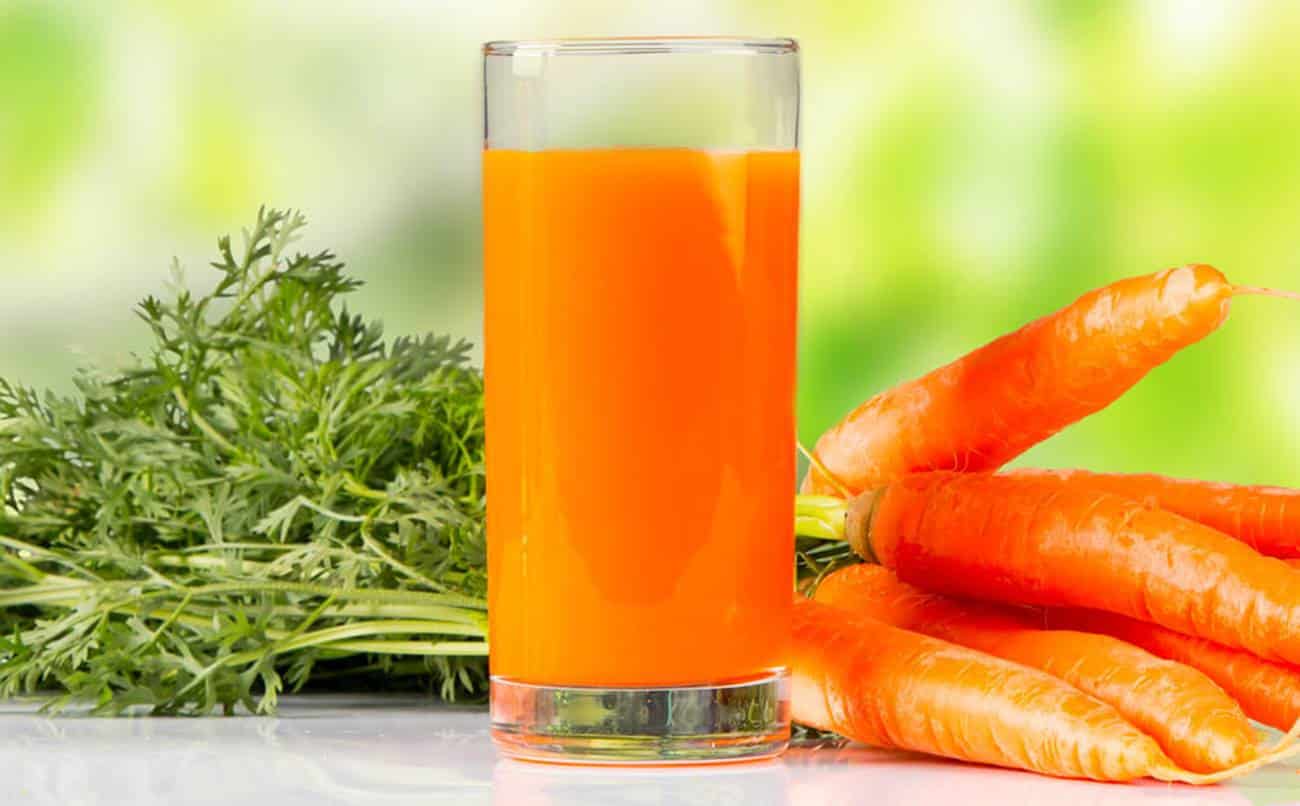 Свежевыжатая морковь. Морковный Джус. Морковный сок. Морковный Фреш. Сок из моркови.