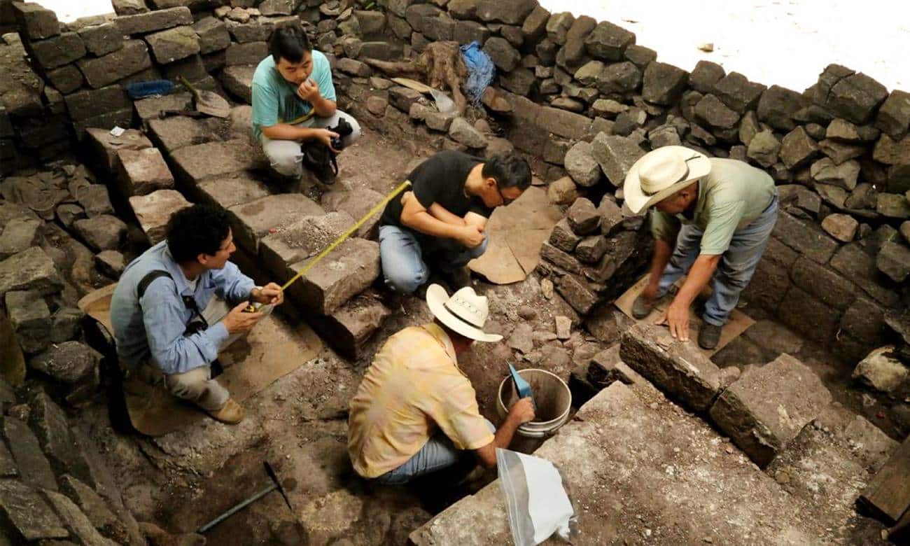 como os arqueologos descobrem novos sitios arqueologicos