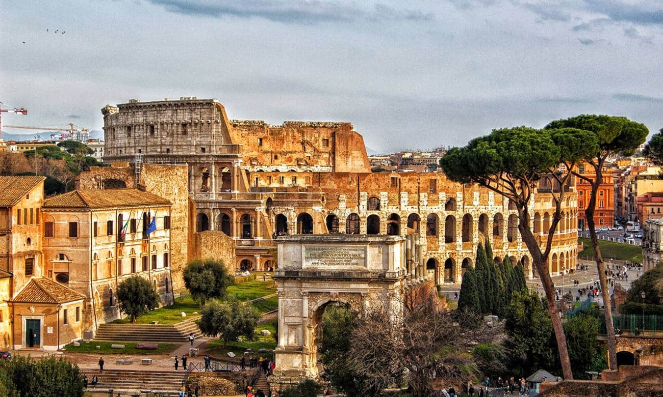 o que causou a queda do imperio romano