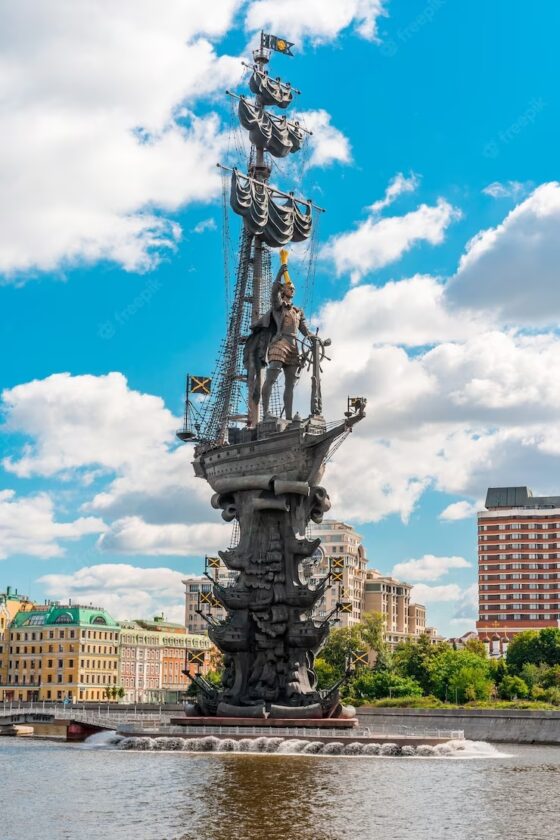 estatua de pedro o grande monumento a pedro moscou russia 197602 147 e1692623689462