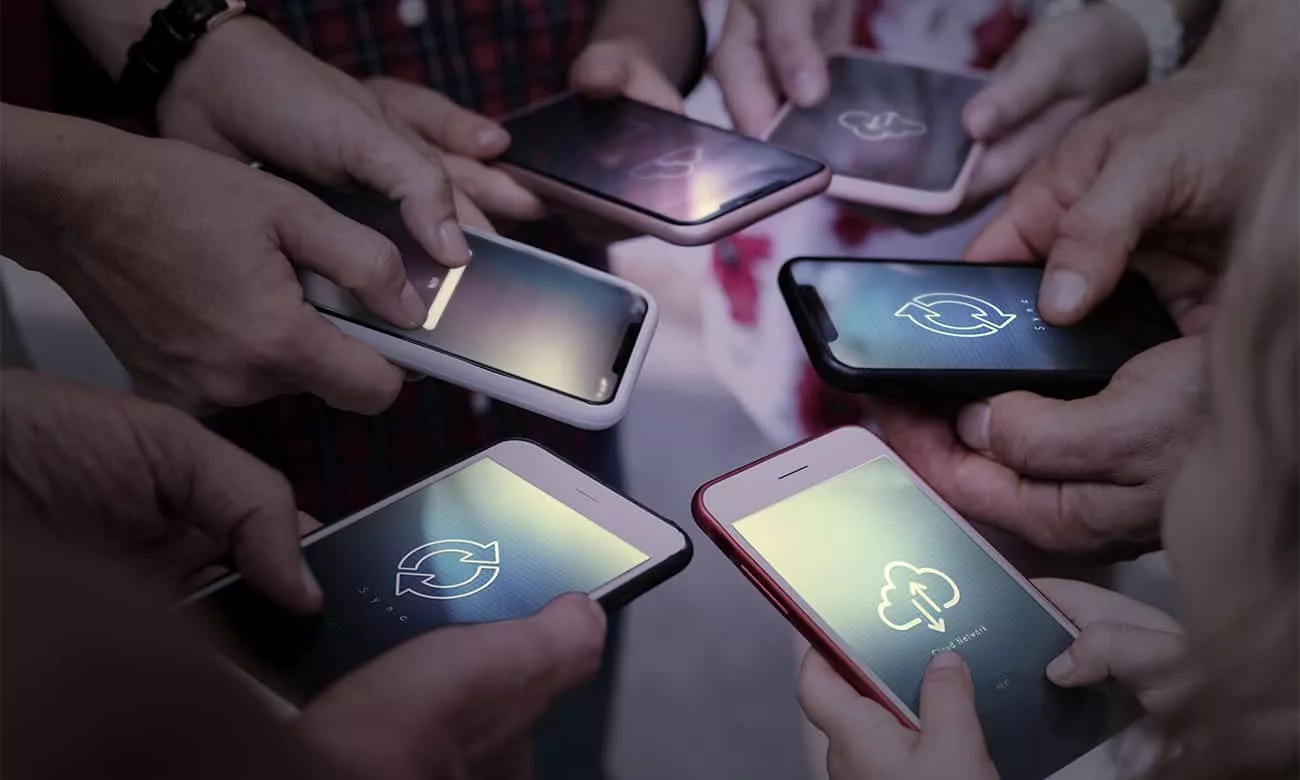 cloud networking with people files dropping through mobile phones 1 1