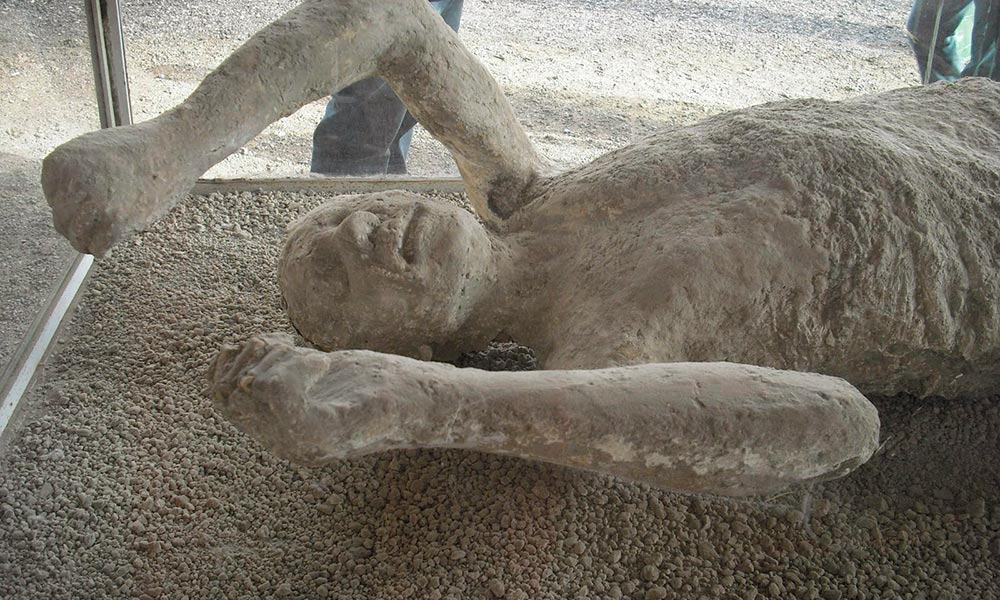 data pompeia tricurioso 1 1 1